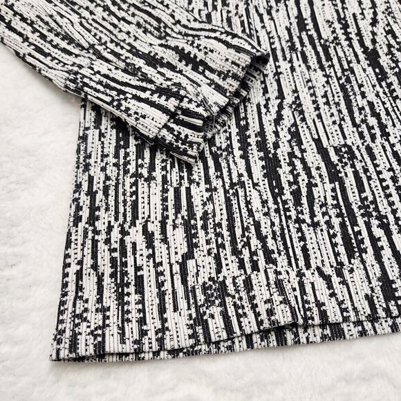 Athleta Flurry Elemental Turtleneck Black & White Small - Picture 6 of 6